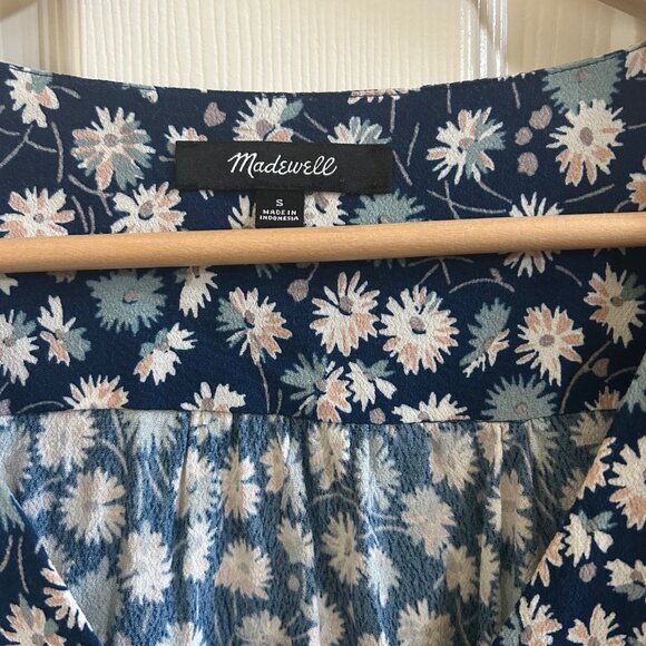 Madewell Shirt Tie-Sleeve Button-Down Top in French Floral S VNeck Boho Peasant - Picture 8 of 8